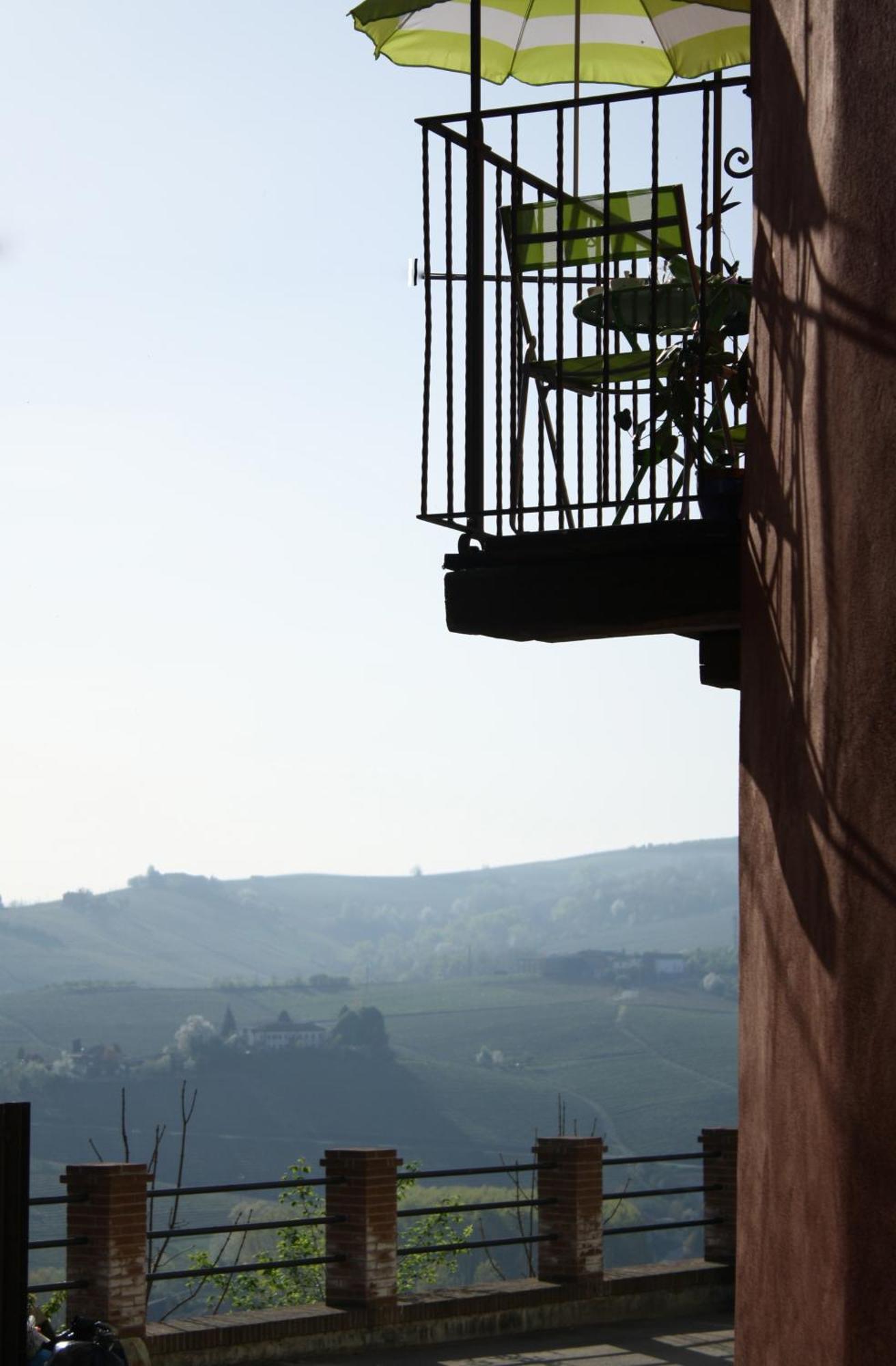Dimora San Sebastiano Bed and Breakfast Neive Buitenkant foto
