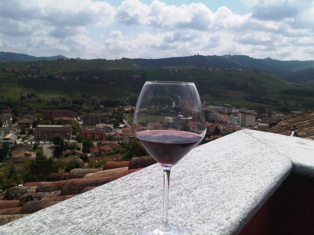 Dimora San Sebastiano Bed and Breakfast Neive Buitenkant foto