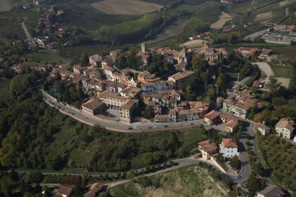 Dimora San Sebastiano Bed and Breakfast Neive Buitenkant foto